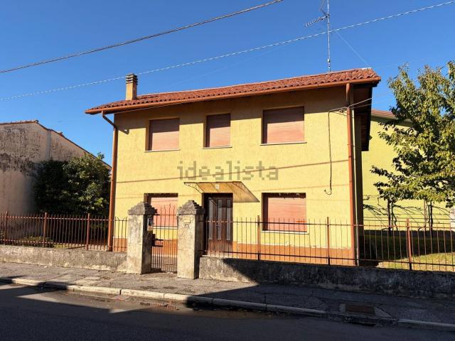 Villetta indipendente in vendita di 134 m² in Via Roma, 20