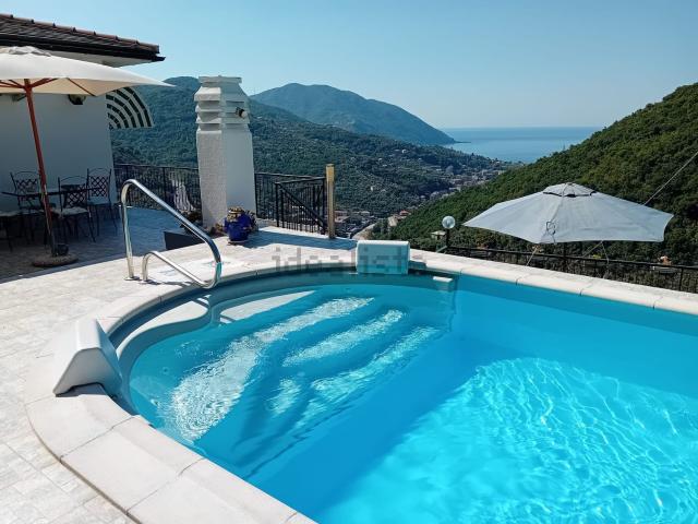 Villetta indipendente in vendita di 134 m² in Via Verzemma