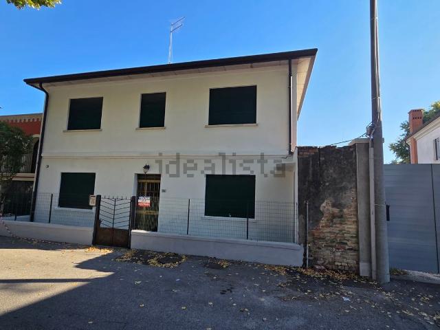 Villetta indipendente in vendita di 135 m² in Via Barchette, 50