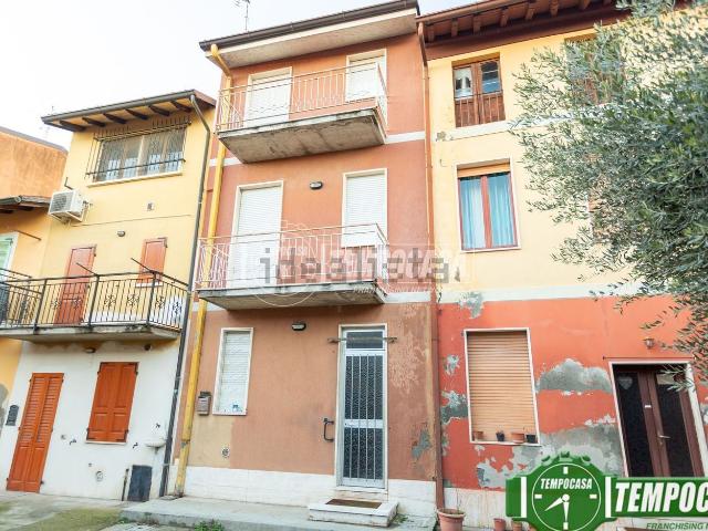 Villetta indipendente in vendita di 135 m² in Via Guainoldo