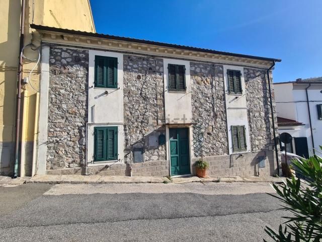Villetta indipendente in vendita di 135 m² in Via della Repubblica