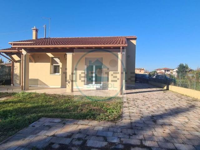 Villetta indipendente in vendita di 135 m² in Via Ida Baccini