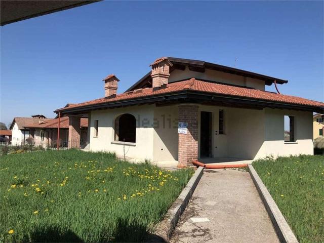 Villetta indipendente in vendita di 135 m² in Via Madonna dei Boschi