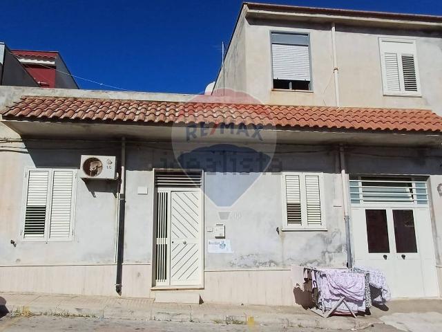 Villetta indipendente in vendita di 135 m² in Via Marche, 19