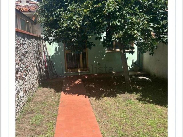 Villetta indipendente in vendita di 135 m² in Via Regia