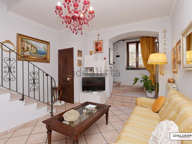 Villetta indipendente in vendita di 135 m² in Via Ripari, 1