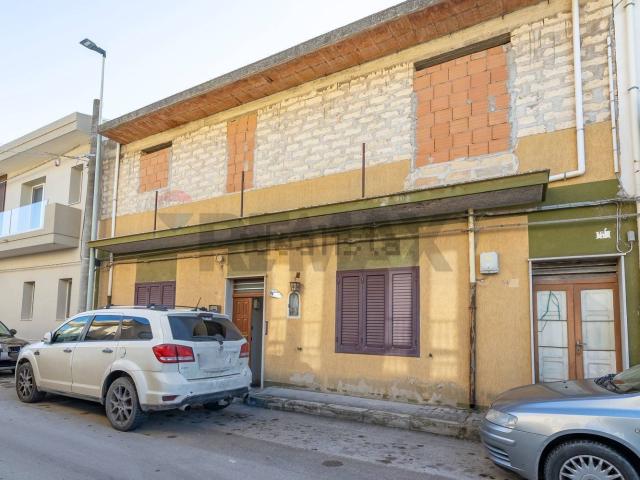 Villetta indipendente in vendita di 135 m² in Via Tevere, 32