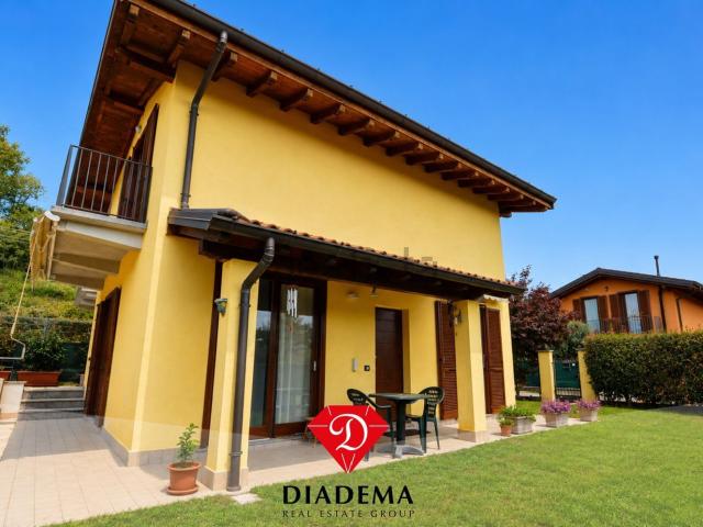 Villetta indipendente in vendita di 135 m² in Via Varese, 24