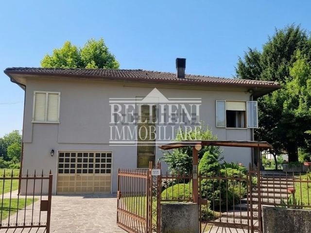 Villetta indipendente in vendita di 200 m² in Viale dello Sport