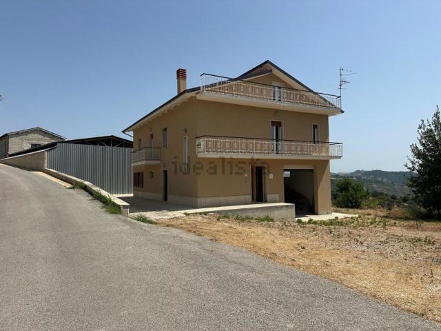 Villetta indipendente in vendita di 135 m² in Contrada Capitolano, 4