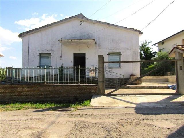 Villetta indipendente in vendita di 135 m² in Contrada Costa di Chieti, 11