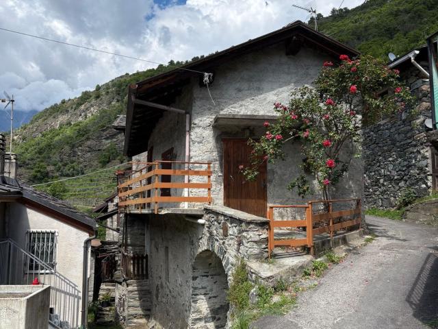 Villetta indipendente in vendita di 135 m² in Frazione Toffoz, 7
