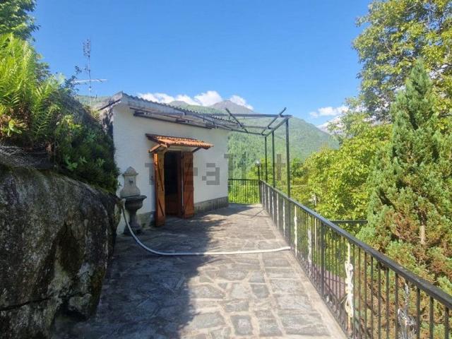 Villetta indipendente in vendita di 135 m² in Frazione Balmassa, 4