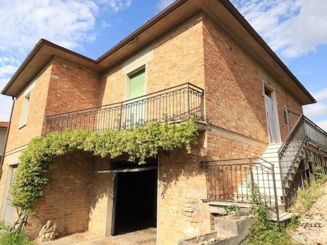 Villetta indipendente in vendita di 136 m² in Via Lazio, 67