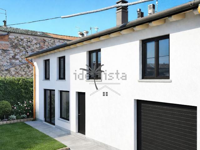 Villetta indipendente in vendita di 136 m² in Via ai Pini, 46