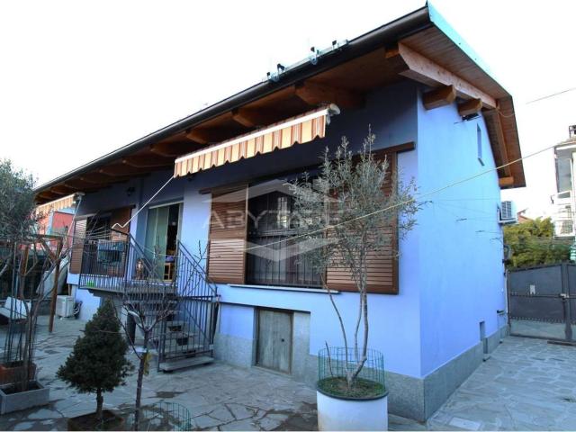 Case e ville in vendita di 136 m² in Via Italo Calvino