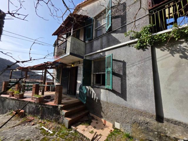 Villetta indipendente in vendita di 136 m² in Frazione Roccatagliata, 118