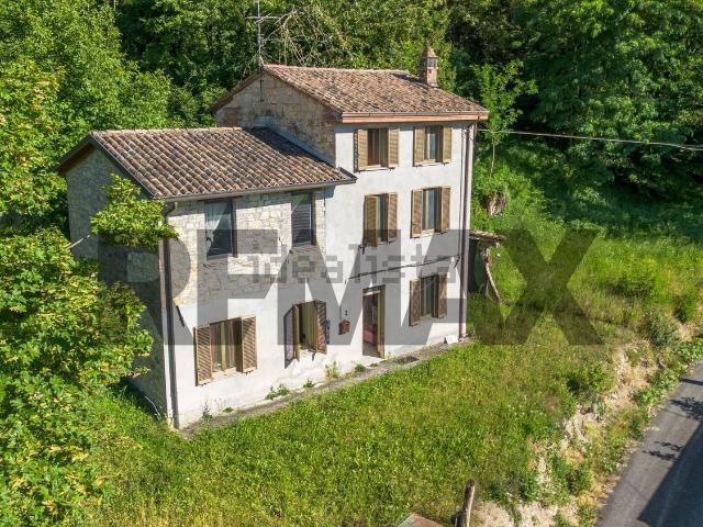 Villetta indipendente in vendita di 136 m² in Località Magnani, 32