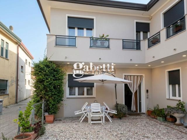 Villetta indipendente in vendita di 137 m²