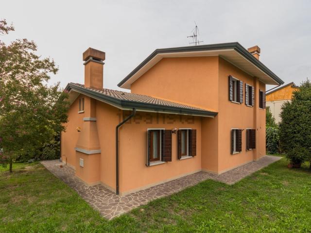 Villetta indipendente in vendita di 137 m² in Via Calandrine