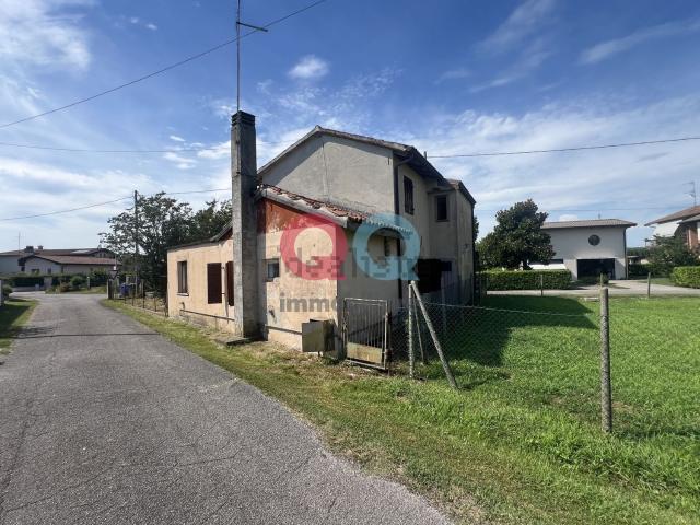 Villetta indipendente in vendita di 137 m² in Via Donatello, 8