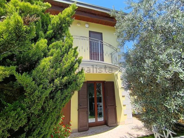 Villetta indipendente in vendita di 137 m² in Via di Sotto, 171