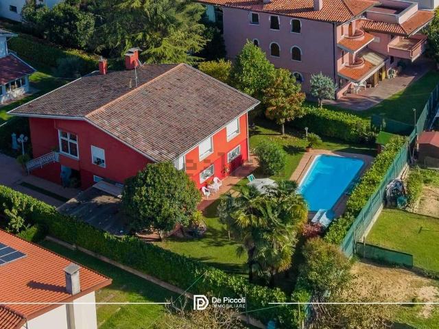 Villetta indipendente in vendita di 137 m² in Via Edmondo de Amicis, 4