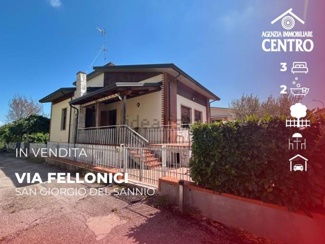 Villetta indipendente in vendita di 137 m² in Via Fellonici