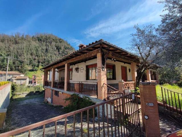 Villetta indipendente in vendita di 137 m² in Via Letizia, 32