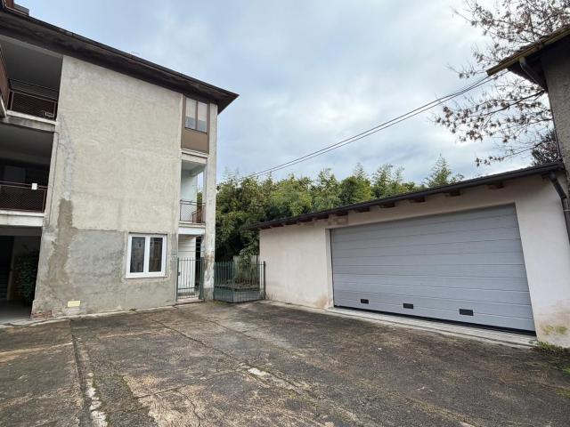 Villetta indipendente in vendita di 137 m² in Via Massimo Rota