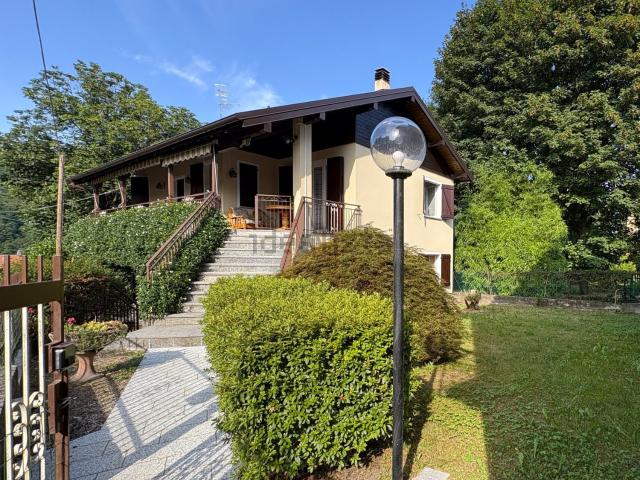 Villetta indipendente in vendita di 137 m² in Via Per Albagnano