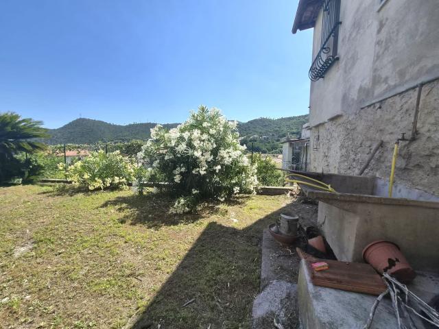 Villetta indipendente in vendita di 137 m² in Via Pian del Sasso