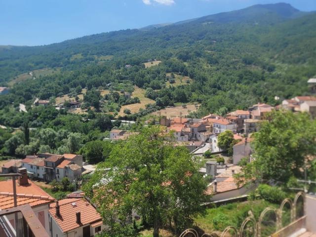 Villetta indipendente in vendita di 138 m² in Via Fedele Cardarelli