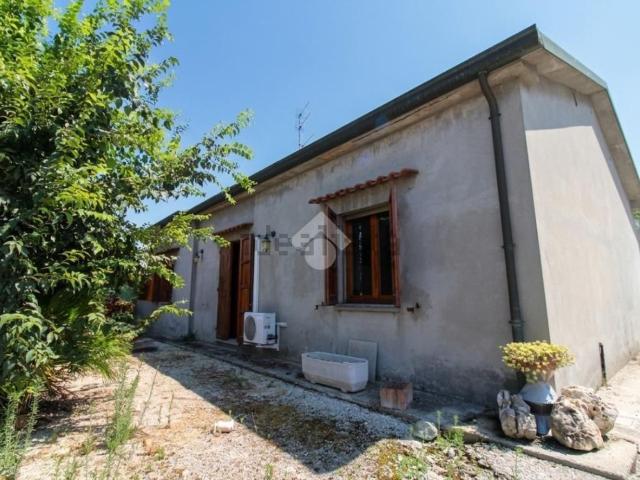 Villetta indipendente in vendita di 138 m² in Via Montanari, 1