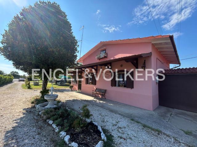 Villetta indipendente in vendita di 138 m² in Via Santa Cristina, 71