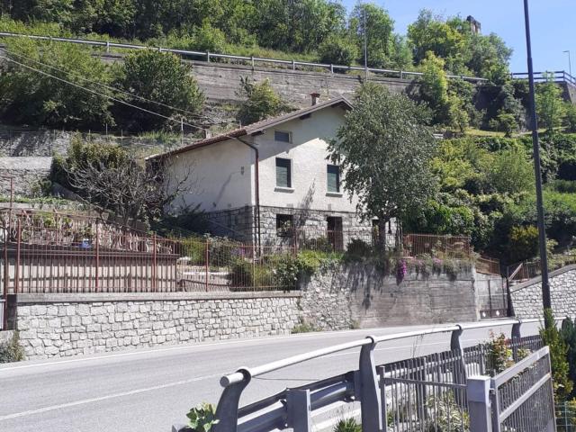 Villetta indipendente in vendita di 138 m² in Via Porro, 162