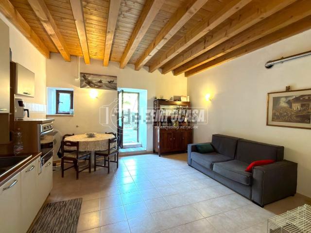 Villetta indipendente in vendita di 138 m² in Via Robbiadecco