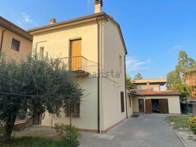 Villetta indipendente in vendita di 138 m² in Viale Fratelli Spazzoli, 35