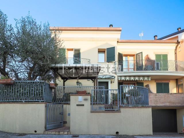 Villetta indipendente in vendita di 139 m² in Via Annibolina