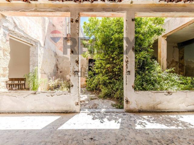 Villetta indipendente in vendita di 139 m² in Via Santa Rosalia, 4
