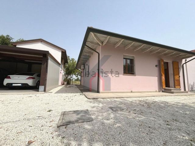 Villetta indipendente in vendita di 140 m²