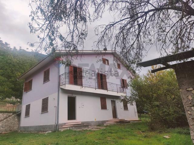 Villetta indipendente in vendita di 140 m²
