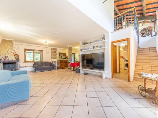 Villetta indipendente in vendita di 140 m² in Via Calopezzati, 291