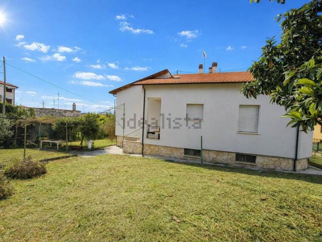 Villetta indipendente in vendita di 140 m² in Via Campomicciolo, 351