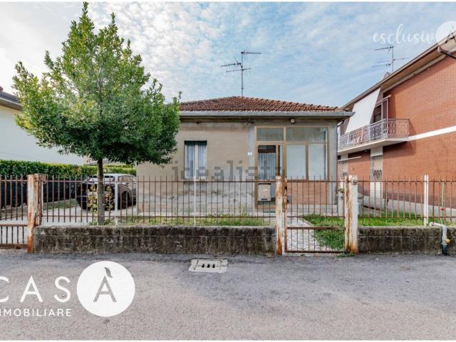 Villetta indipendente in vendita di 140 m² in Via Carlo Seganti