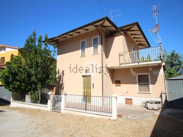 Villetta indipendente in vendita di 140 m² in Via Chiesa Formignano, 43