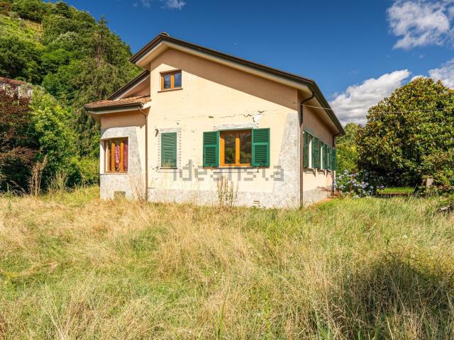 Villetta indipendente in vendita di 140 m² in Via Aldo Moro
