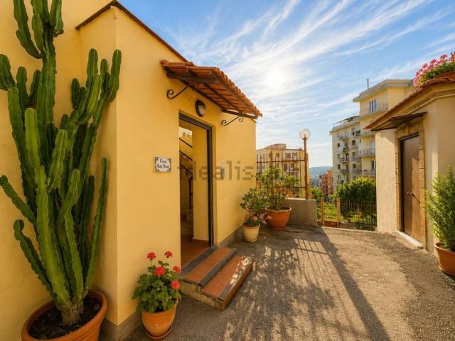 Villetta indipendente in vendita di 140 m² in Via Alessandro Manzoni