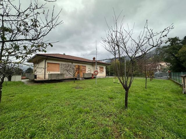 Villetta indipendente in vendita di 140 m² in Via Gattarella