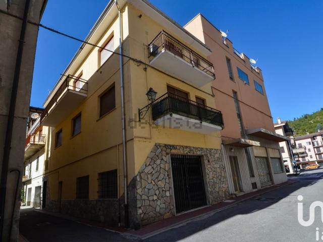 Villetta indipendente in vendita di 140 m² in Via Giuseppe Prinotti